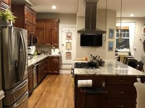 109 Walnut St #108, Newtonville, MA 02460