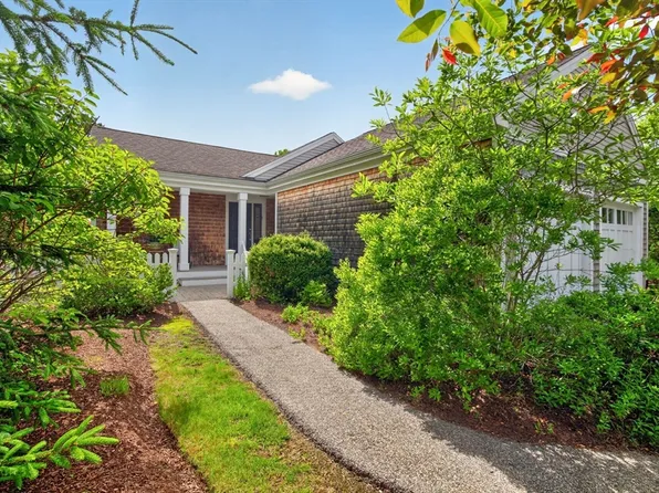 60 Conifer Hl #60, Plymouth, MA 02360