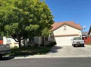 1915 Mari Ln, Hughson, CA 95326