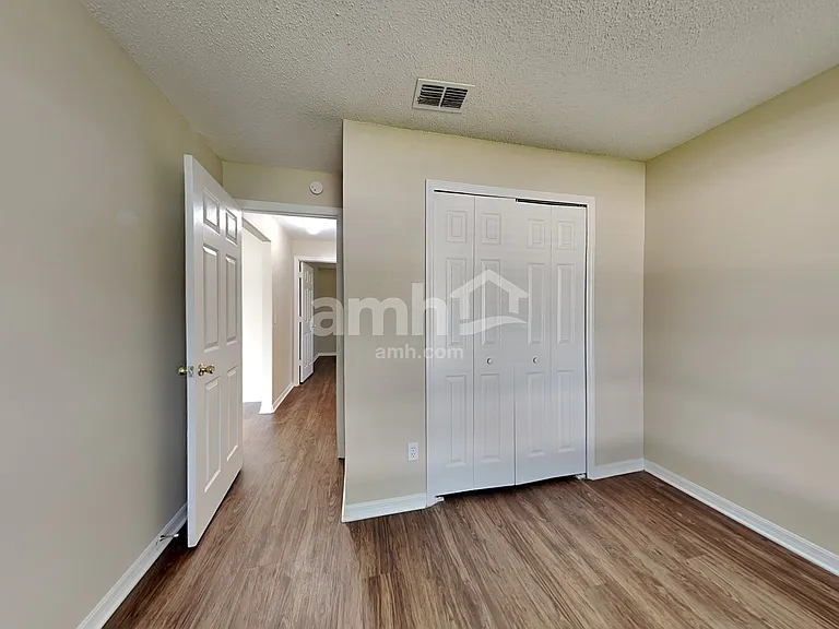 1051 Timber Trace Dr — Photo 14