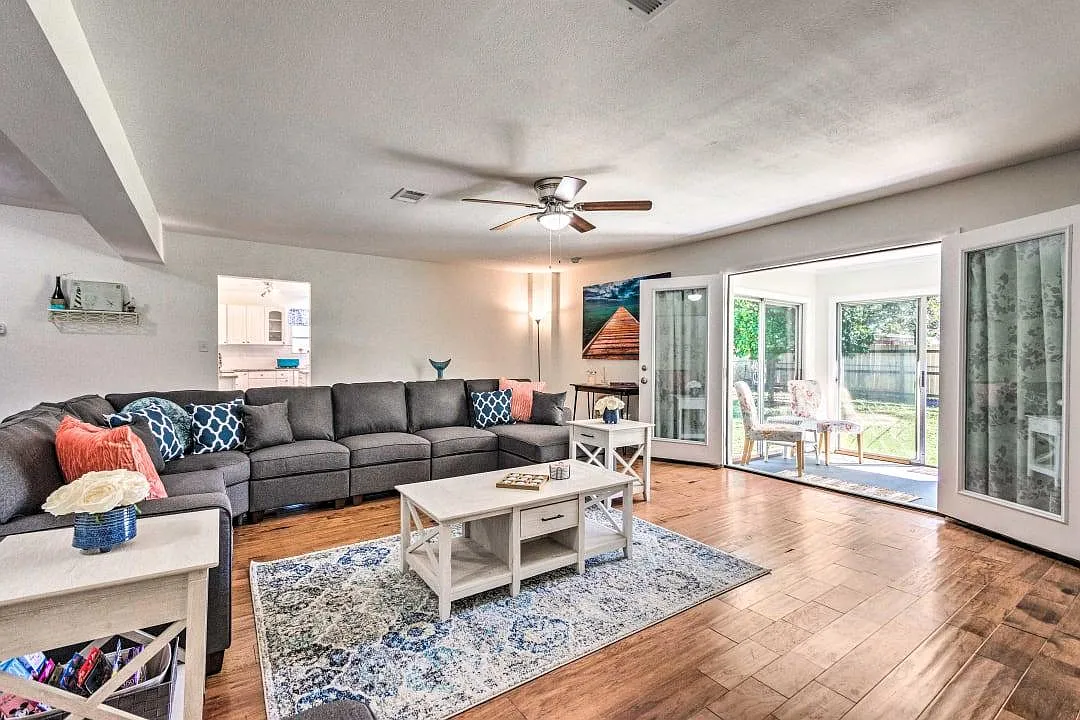 355 Gardner Dr NE — Photo 2