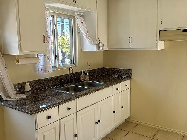 669 W Ofarrell St — Photo 1