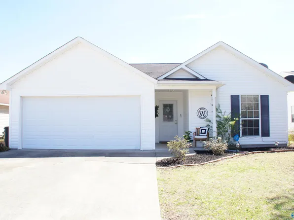 311 Autumnwood Dr, Rainbow City, AL 35906