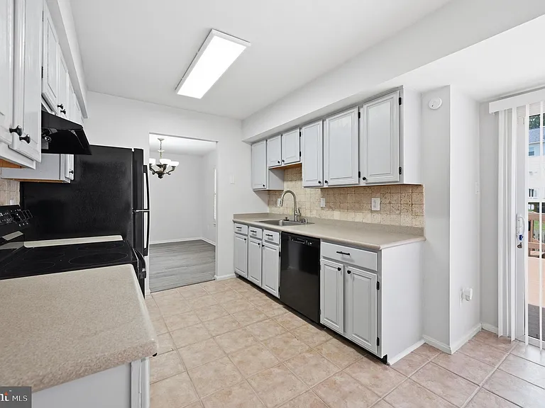 10609 Oxford Ct — Photo 30