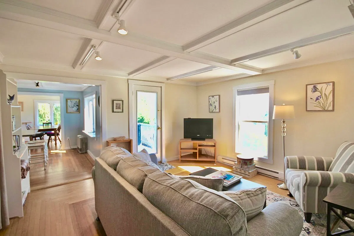 3 bed, 2.5 bath, $2,500 — Photo 3