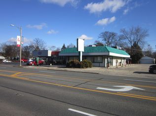 416 S Milwaukee Ave, Libertyville, IL