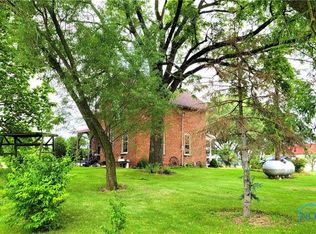 1289 Flickinger Rd, Bryan, OH 43506