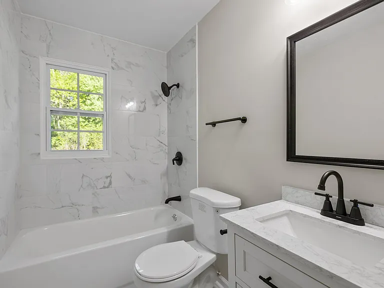 432 Springhill Dr — Photo 3