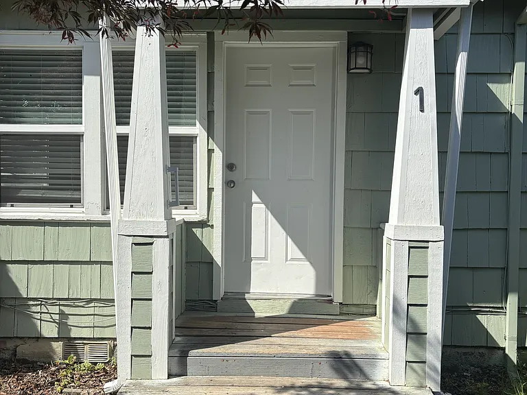 6200 SE 103rd Ave #3 — Photo 1