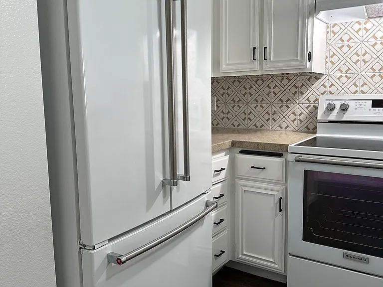 720 W 4th St #409 — Photo 3