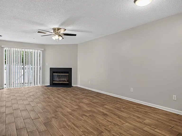 10 Tamarisk Quay #B — Photo 3