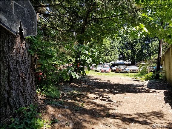 4th image of 2330 54th Ave SW