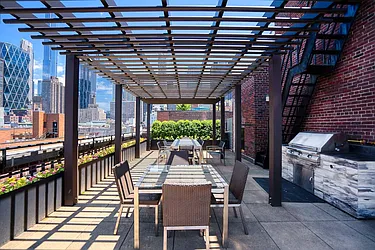 Rented by R New York