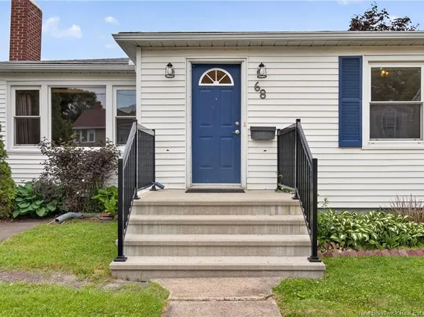 68 Greenwood Dr, Moncton, NB E1E 3B7