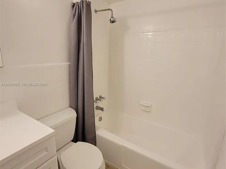 441 Collins Ave #10 — Photo 15