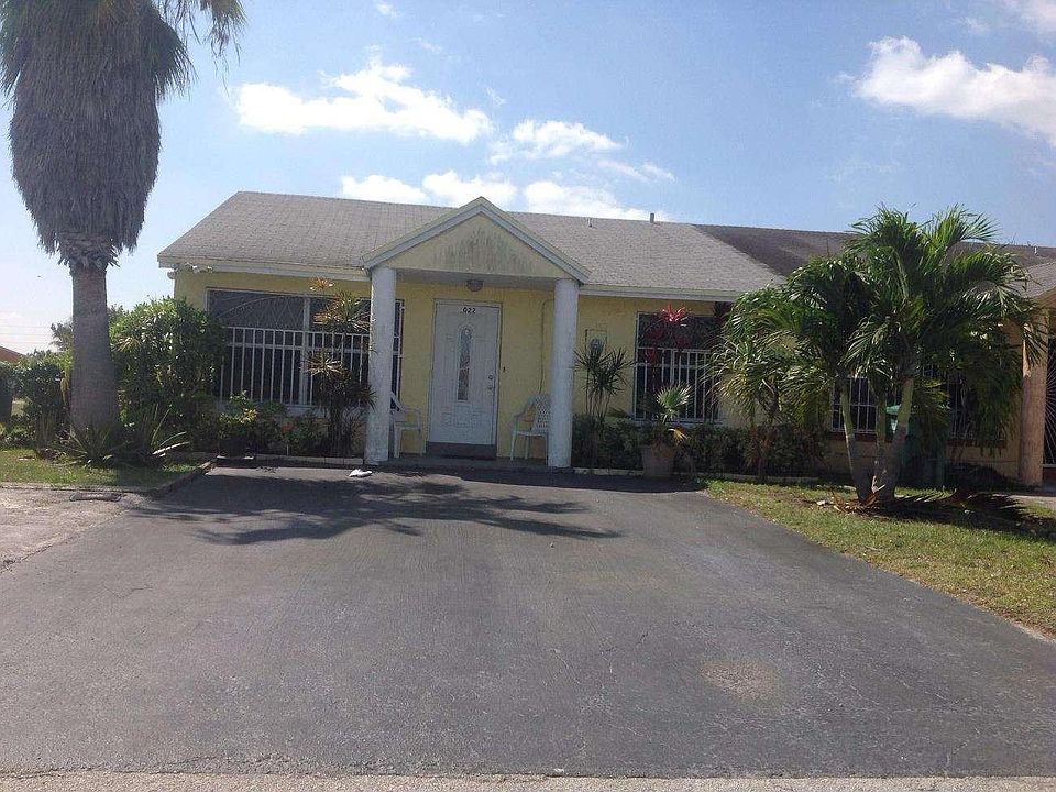 1st image of 4022 NW 181st Ln