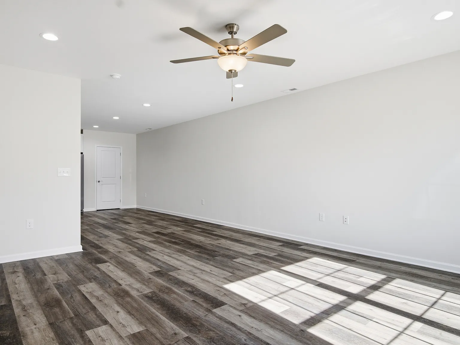 3 bed, 1504 sqft, $1,650 — Photo 2