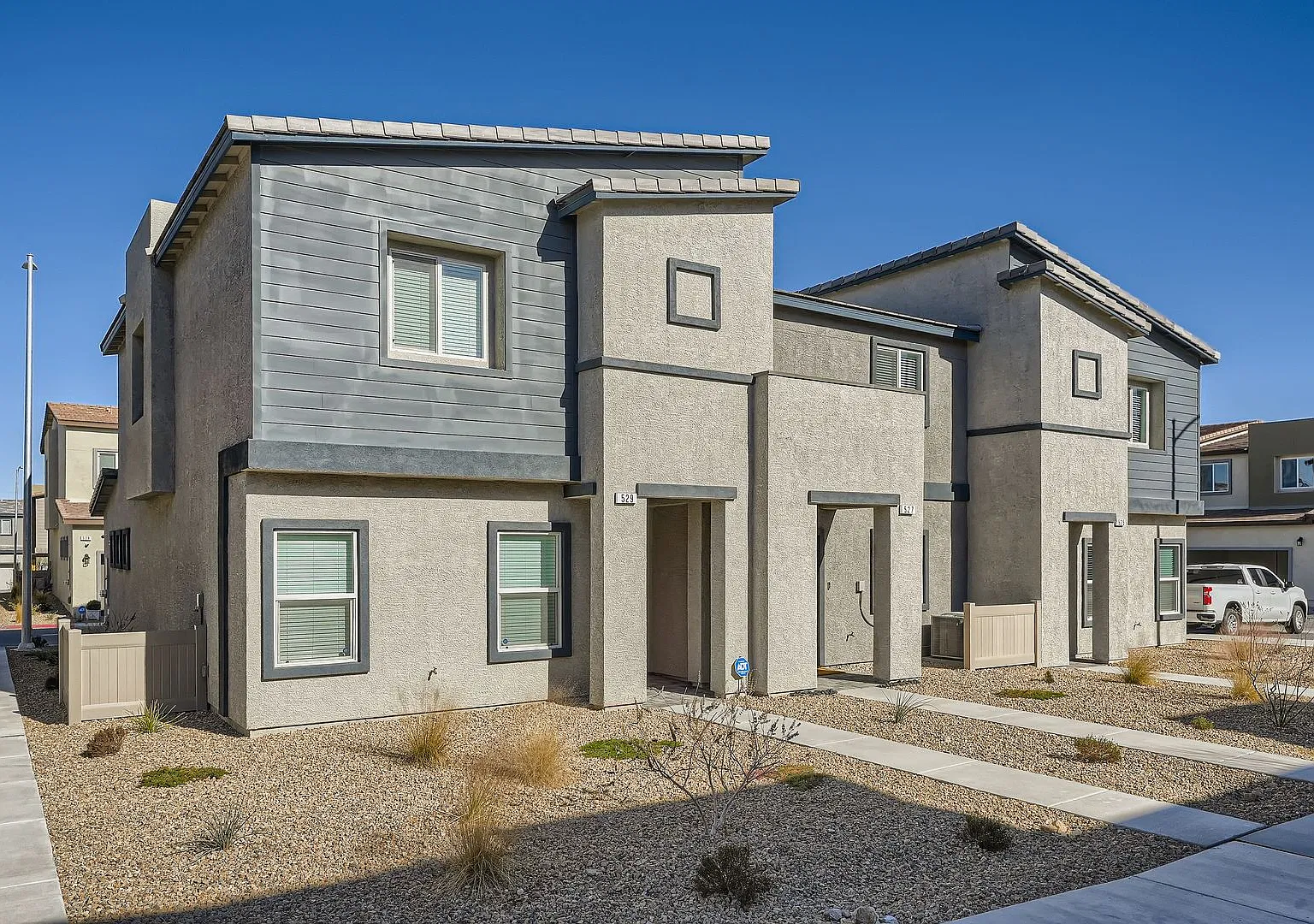 Awesome Fully Furnished 3 Bedroom 30+ Day Rental In New Henderson! This Smart Home — Photo 2