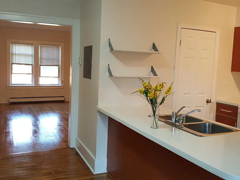 1614 Ontario St #3 — Photo 10