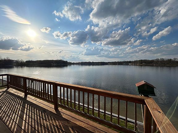 5th image of 571 S Bass Lake Dr