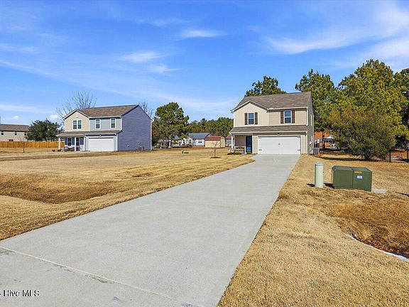 4th image of 2142 Carriage Drive