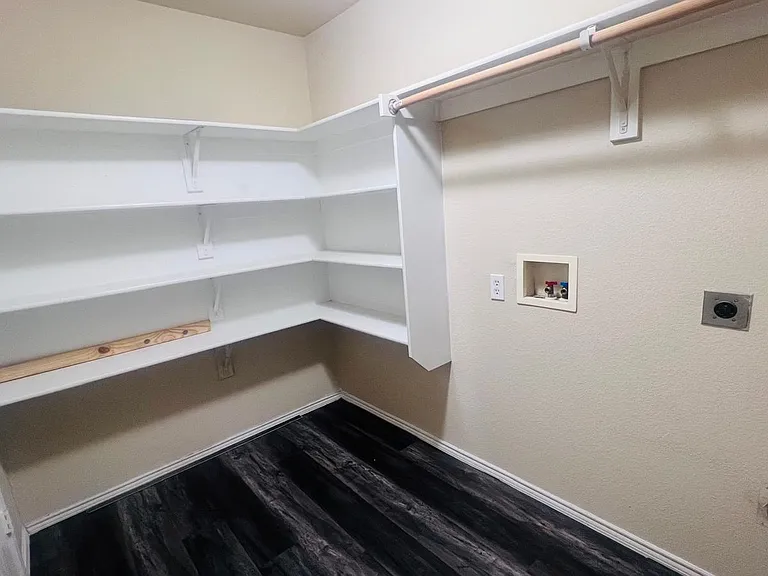 9200 Goldenview Dr — Photo 12