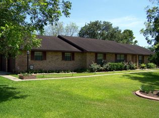 77 Stirrup Rd, Victoria, TX 77905