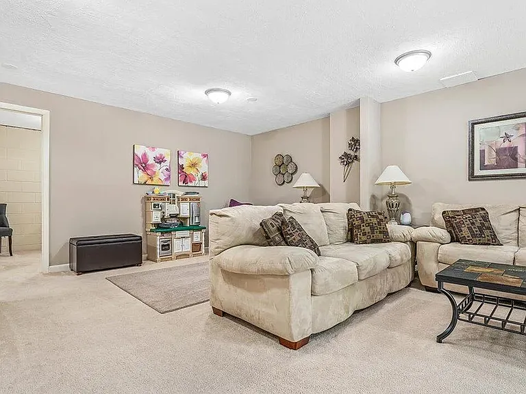 2352 Graystone Dr — Photo 19