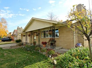 1014 Clearview Dr, Flushing, MI 48433