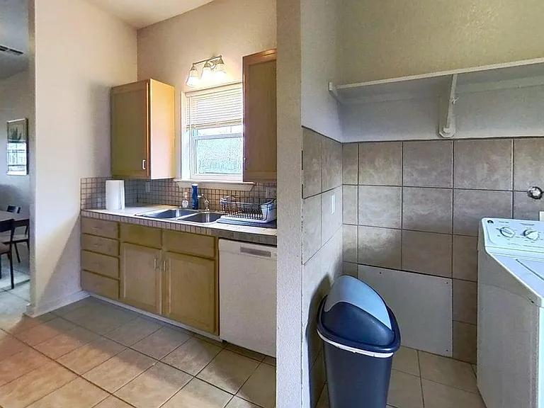615 W Martin Luther King Dr #1 — Photo 21
