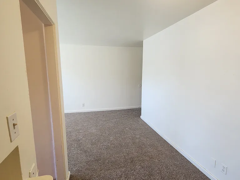 337 S Townsend Ave #D — Photo 7
