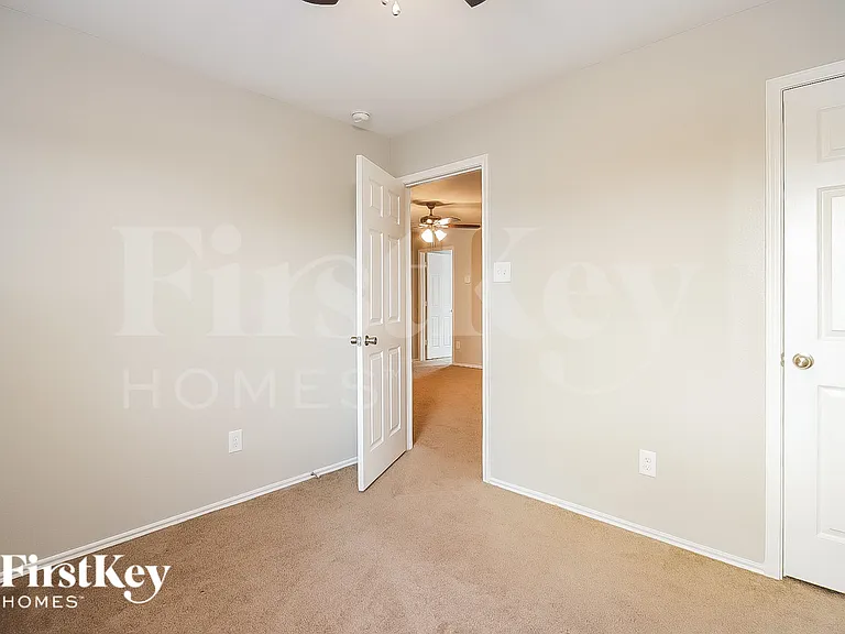 1621 Perennial Ln — Photo 15