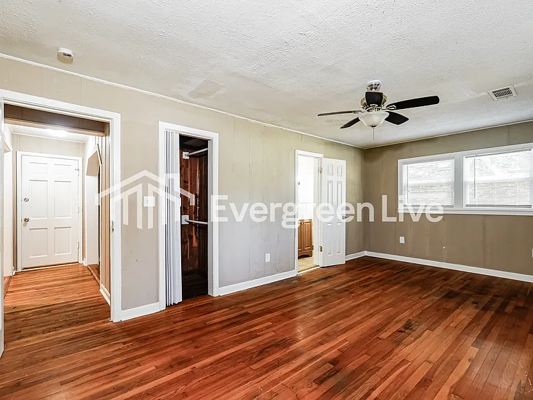 1138 Adkins Blvd — Photo 10