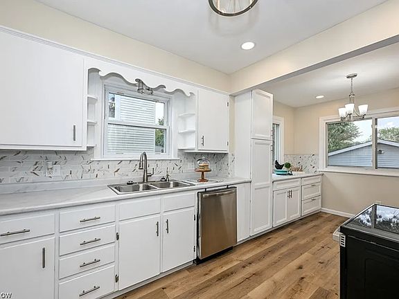 5th image of 1088 Lexington Ave