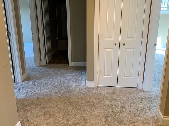 5th image of 4000 Pond View Dr #A