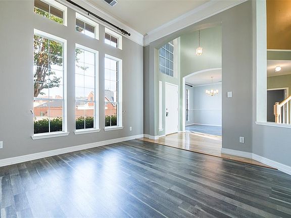 2nd image of 3404 Meadow Cove Dr