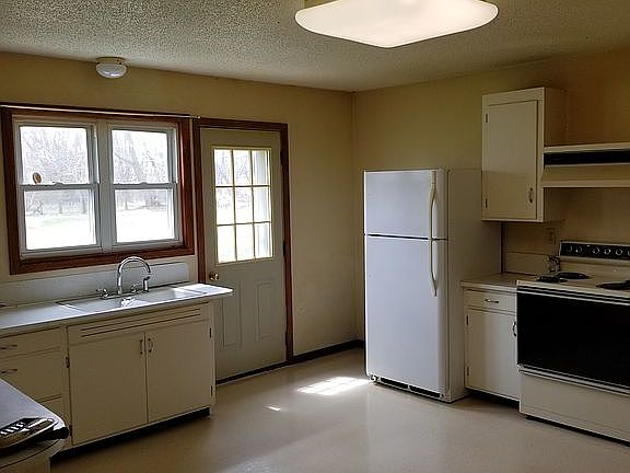 Large eat in kitchen