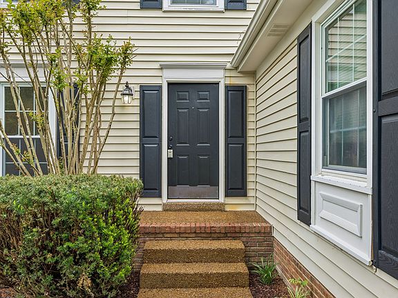 3rd image of 5509 Fairhaven Dr