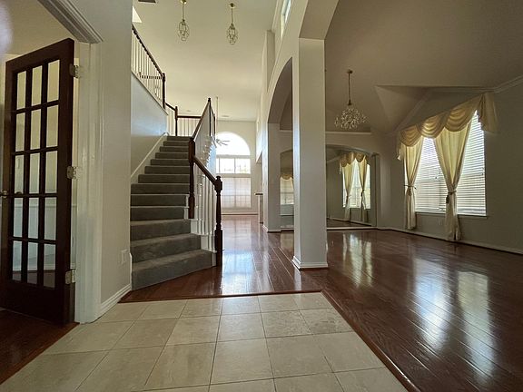 2nd image of 11720 Cotswold Dr