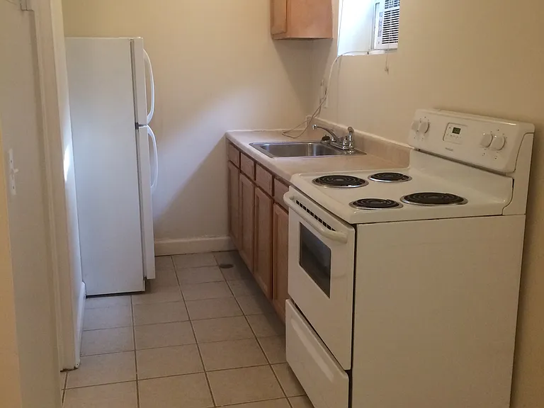 206 Atkinson St #1B — Photo 2