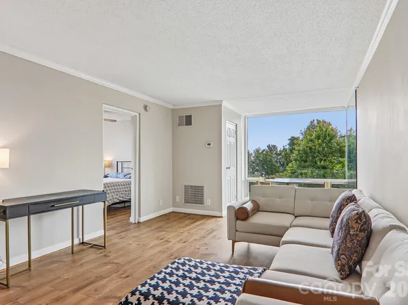 647 Town Mountain Rd APT 212, Asheville, NC 28804