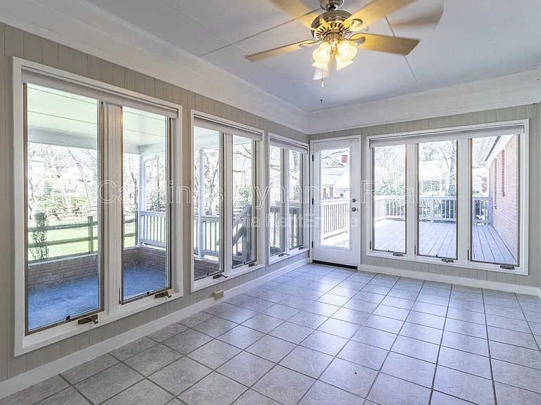 6618 Castlegate Dr — Photo 23