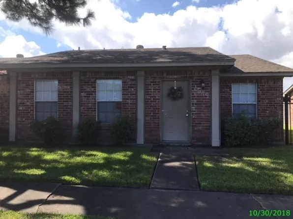 1525 Barcelona Way, Baytown, TX 77520