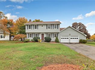 118 Emerson Dr, Stratford, CT 06614