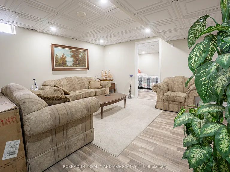18 Quintessa Ct — Photo 3