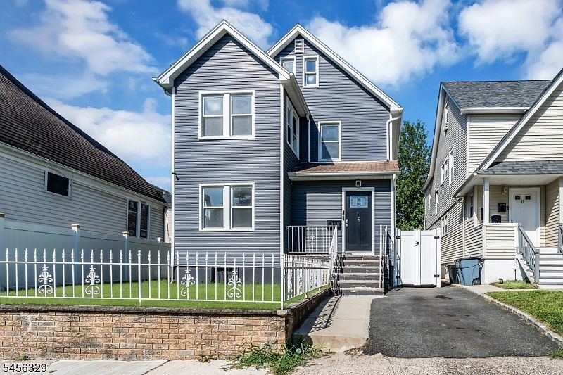 1st image of 15 Cottage Pl