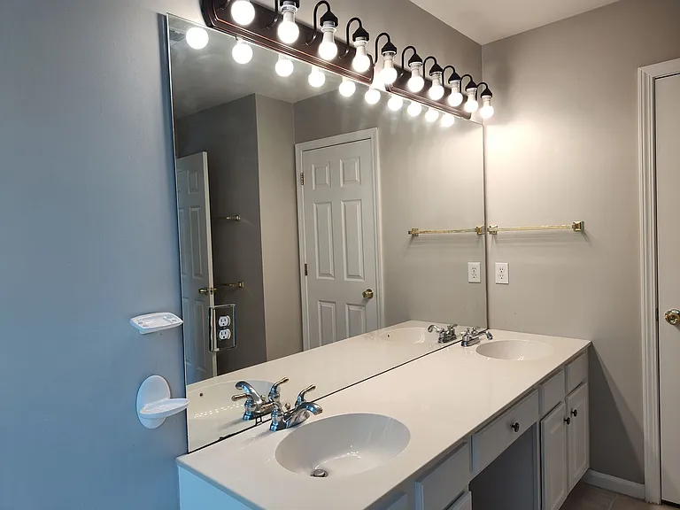 4018 Manor House Dr — Photo 20