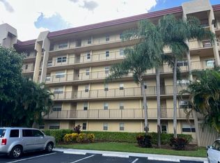 3590 Via Poinciana APT 412, Lake Worth, FL 33467