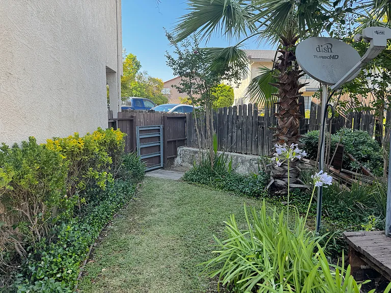 1281 Burton Ct #1 — Photo 17