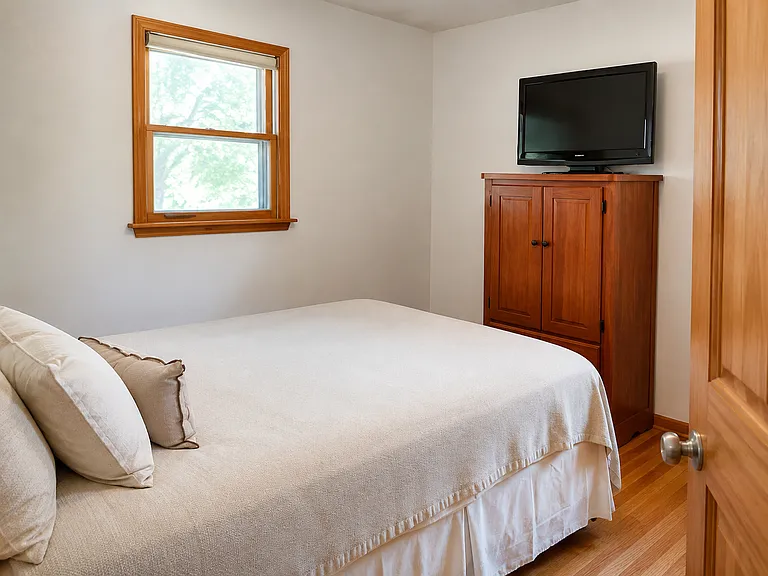 904 Dellwood St S #1 — Photo 9